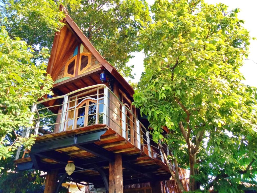 Luxury Sustainable Treehouse - Treehousebnb.com